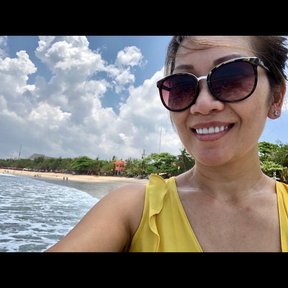 Meet your Posher, Julie - Picture 1 of 1